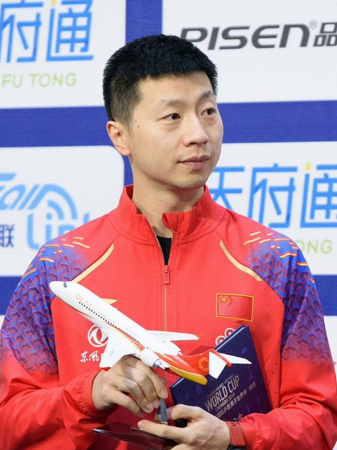 关于中国乒乓球队横扫比利时乒乓球队，马龙统治全场的信息