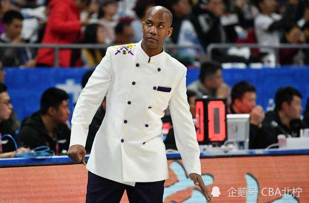 人队新秀经验增长，表现逐渐稳定