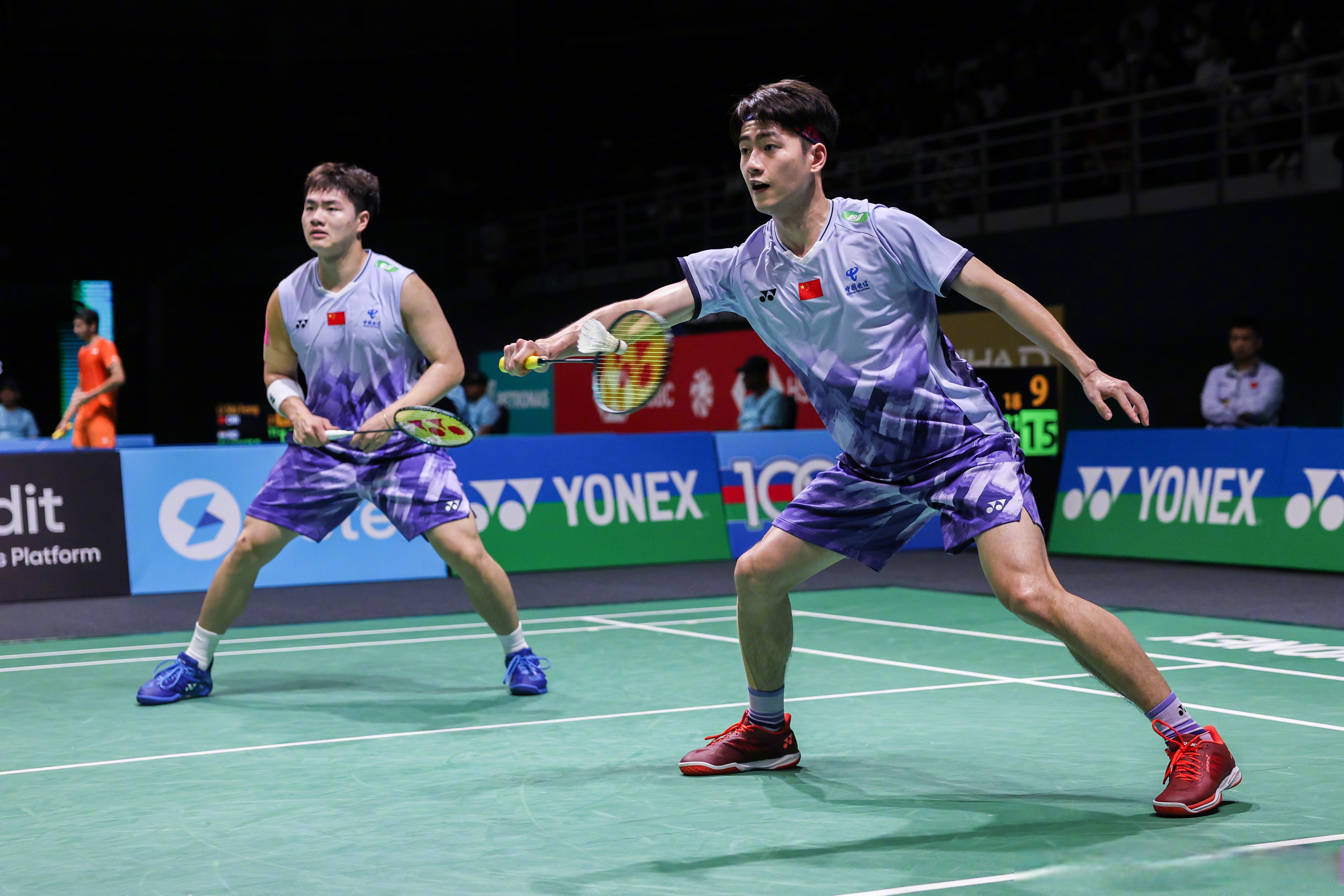 羽毛球男双横扫对手晋级四分之一决赛的简单介绍