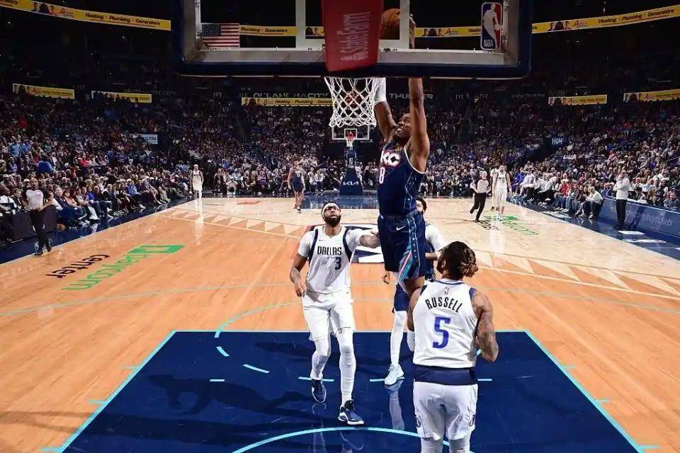 雷霆碾压独行侠，汉密尔顿送出助攻