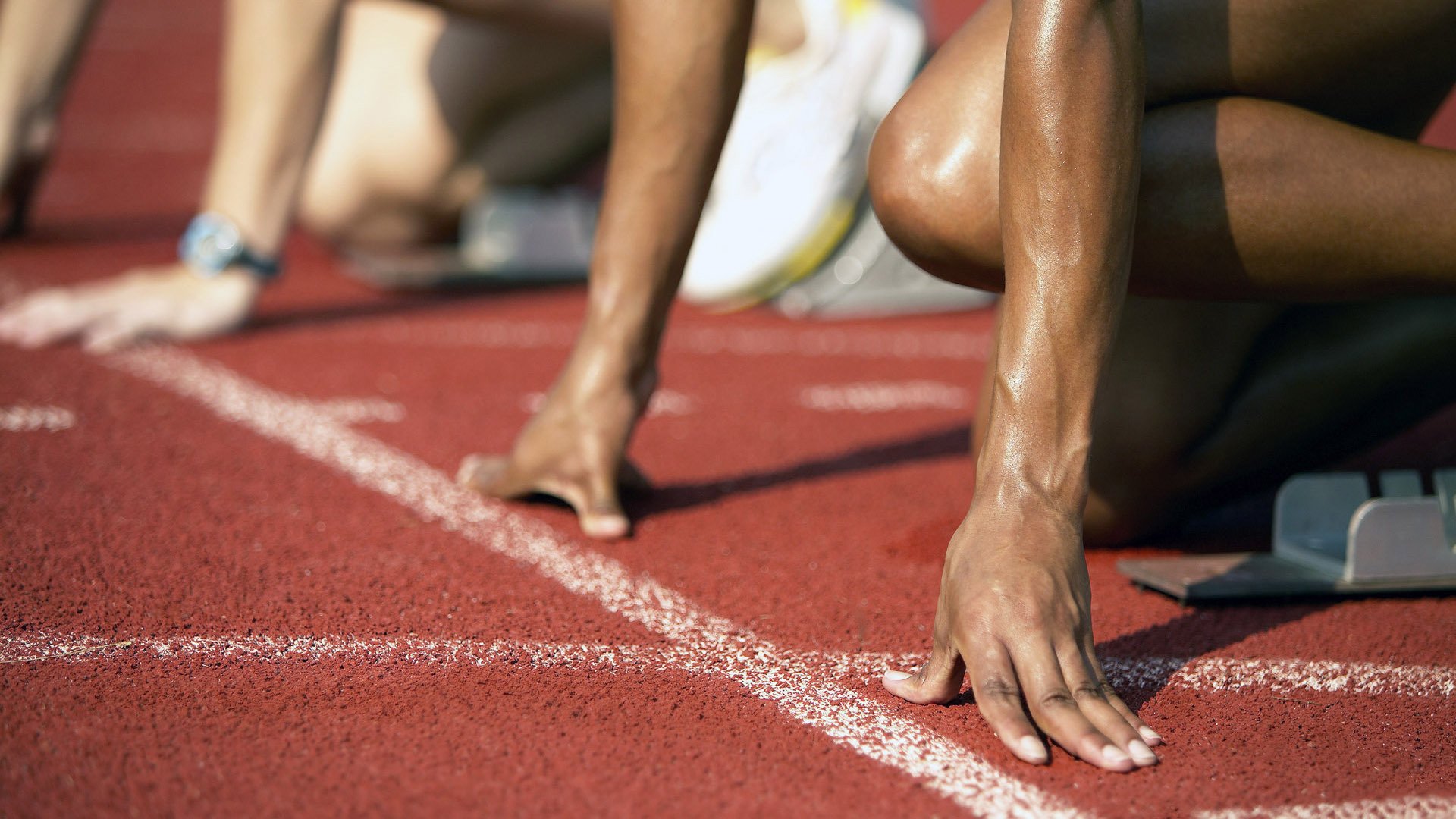 赛道与球场，当F1年度争冠焦点战遇上76人收割老鹰